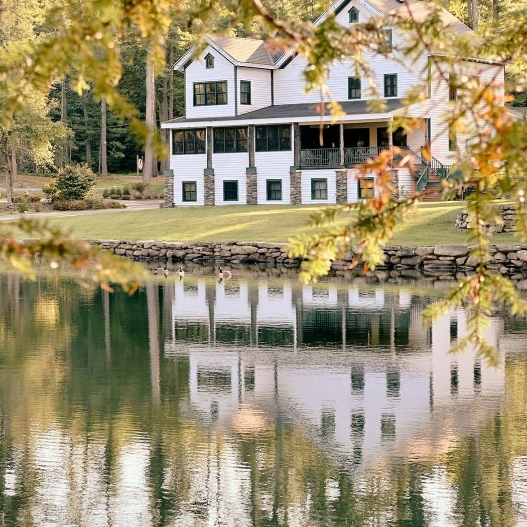 Pinebrook Manor Bed & Breakfast Inn 1